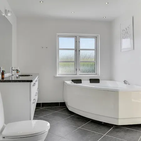 With Hot Tub Xiv 보르콥