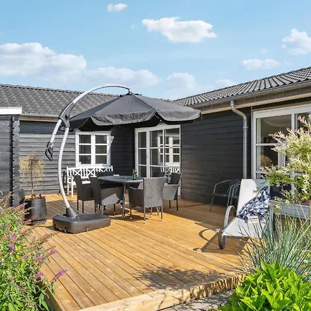 With Hot Tub Xiv 펜션 보르콥